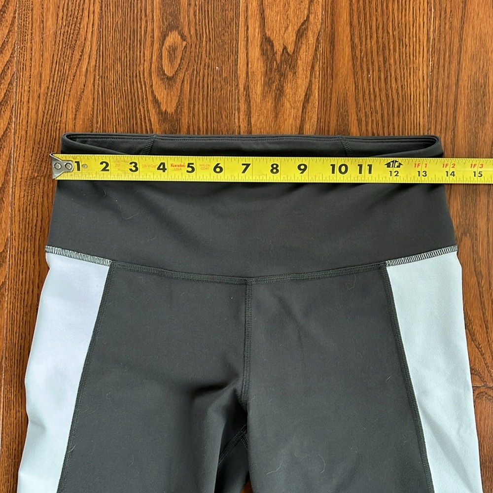 Gray & White Under Armour Leggings - Picture 2 of 6